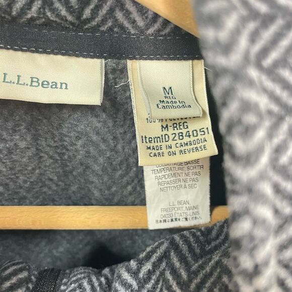 L.L. Bean Women’s Size M Gray & Black Herringbone Full Zip Fleece Poncho Jacket - Picture 4 of 10